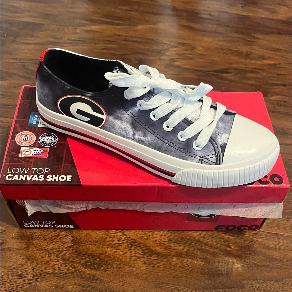 Stylish Sneakers with University of Georgia Logo